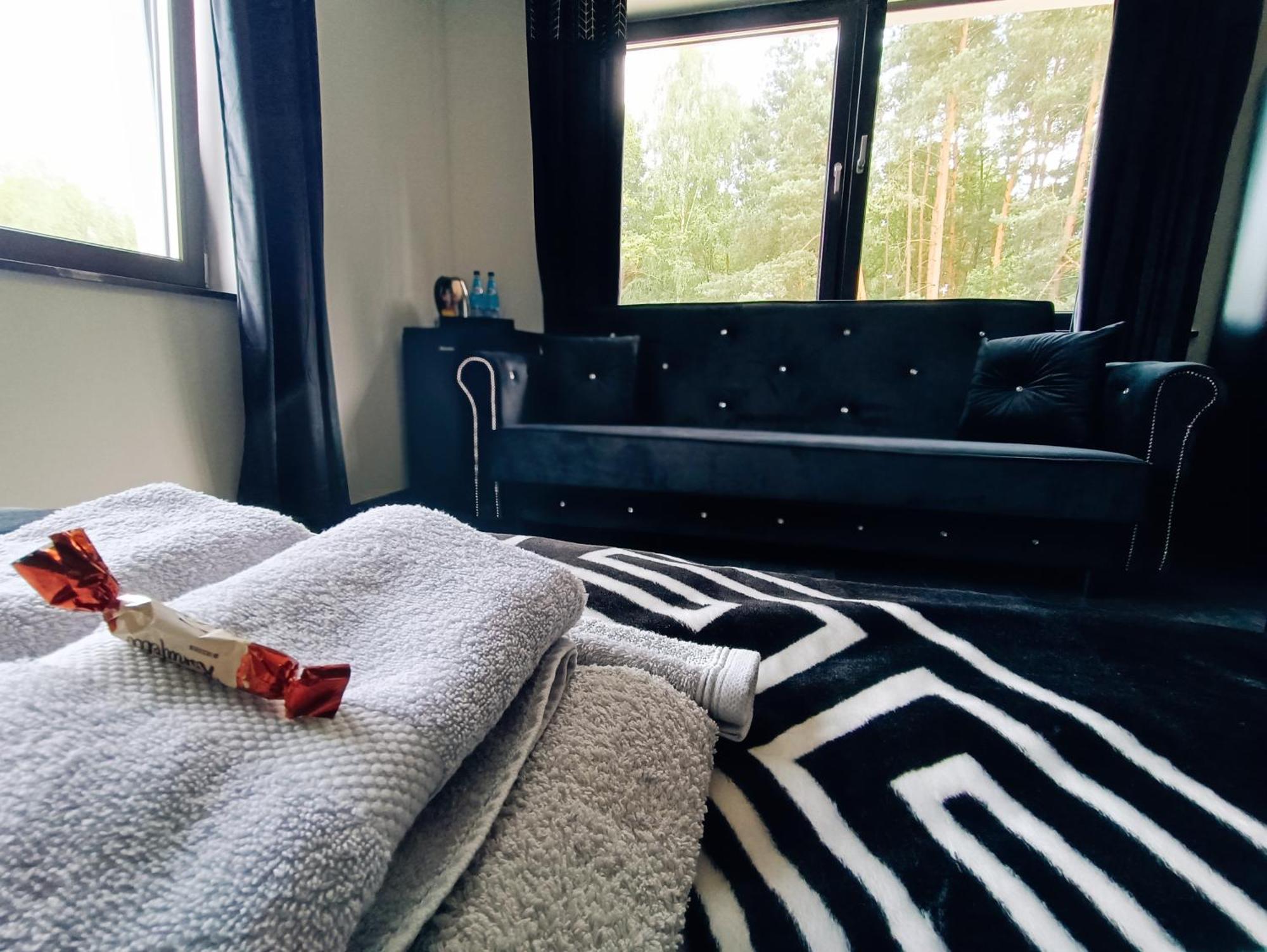 Modern Rancho - Apartamenty Nad Rzeka, Przy Stadninie Koni Kruszyna  Eksteriør billede
